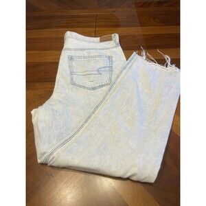 American Eagle Jeans Womens 16 Light Blue Mom Jean Strigid Distressed Ripped